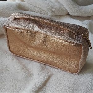 🛍️ Rose gold cosmetic bag w/brush holders